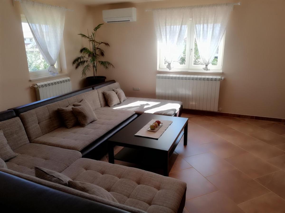 Apartman Nikola Apartment Ladrovici Екстериор снимка